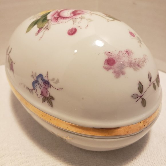 EGG SHAPED TRINKET DISH w/ LID - FLOWERS & GOLD INLAY TRIM - 5.5" X 3.5" X 3.5" - Picture 4 of 15